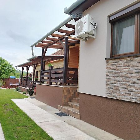 Kaptarko Apartmanhaz Demjén Екстериор снимка