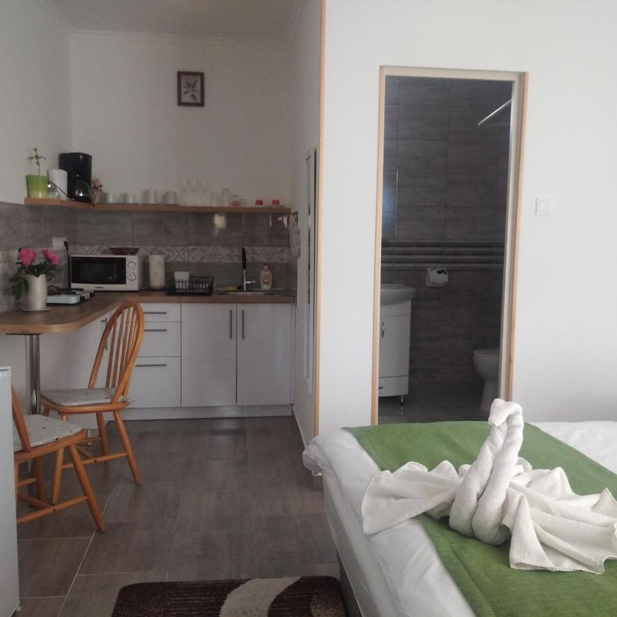 Kaptarko Apartmanhaz Demjén Екстериор снимка