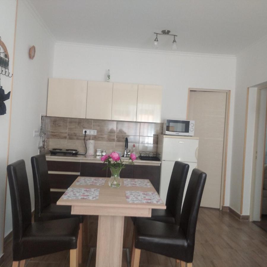 Kaptarko Apartmanhaz Demjén Екстериор снимка