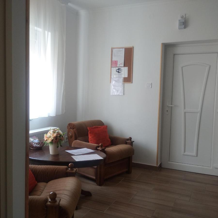 Kaptarko Apartmanhaz Demjén Екстериор снимка