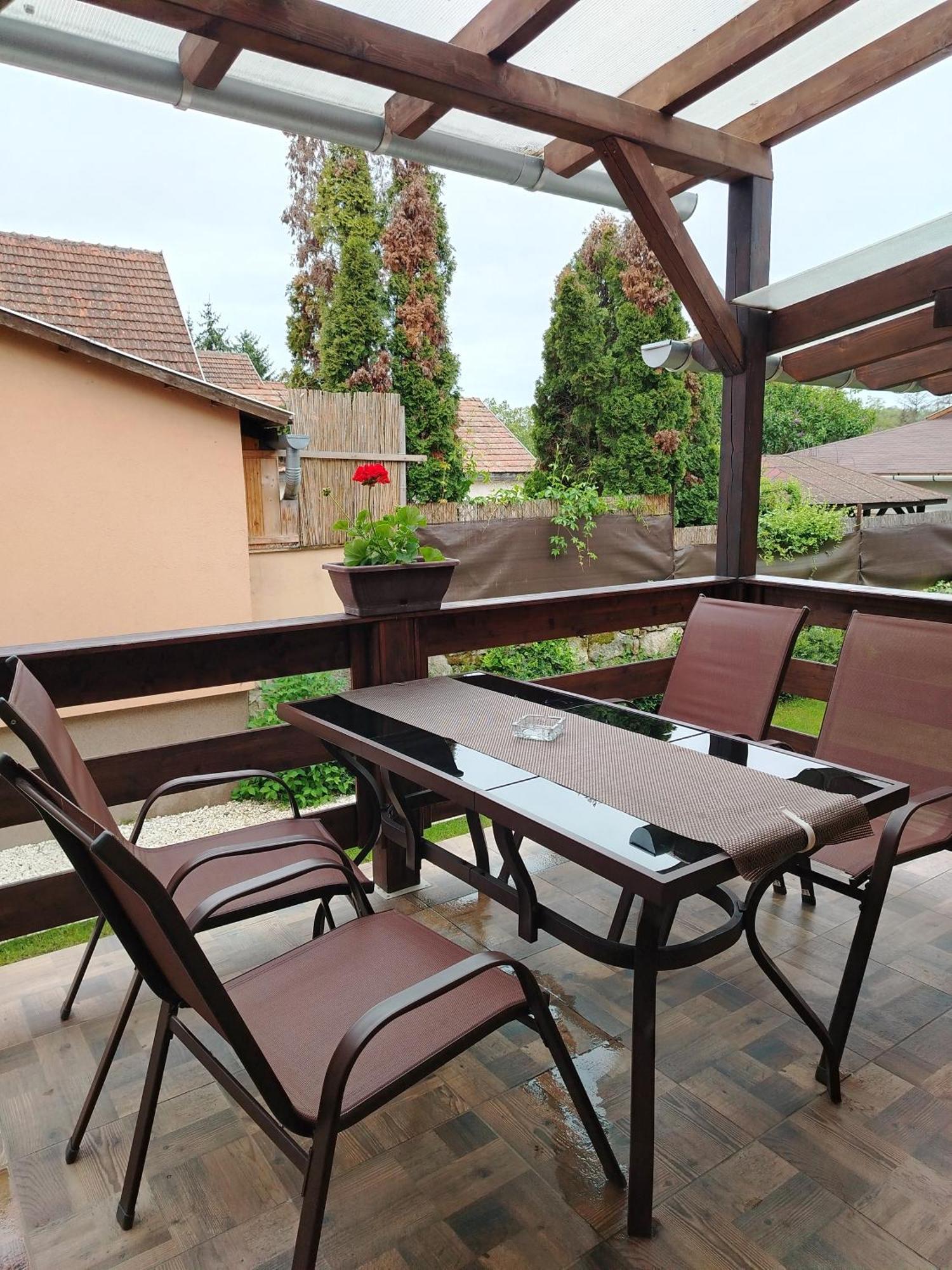 Kaptarko Apartmanhaz Demjén Екстериор снимка