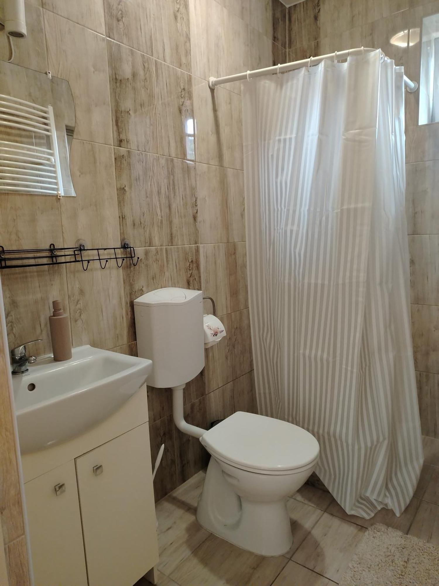 Kaptarko Apartmanhaz Demjén Екстериор снимка